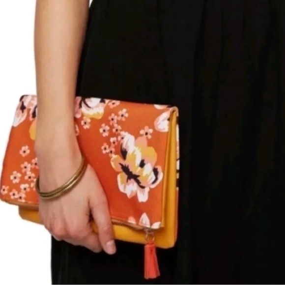 Rachel Pally reversible clutch with dust bag. New without tags. - Picture 4 of 7